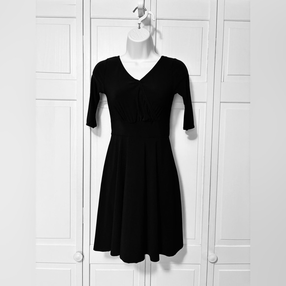 Weissman Dance Costume in black (large child) - Picture 2 of 4